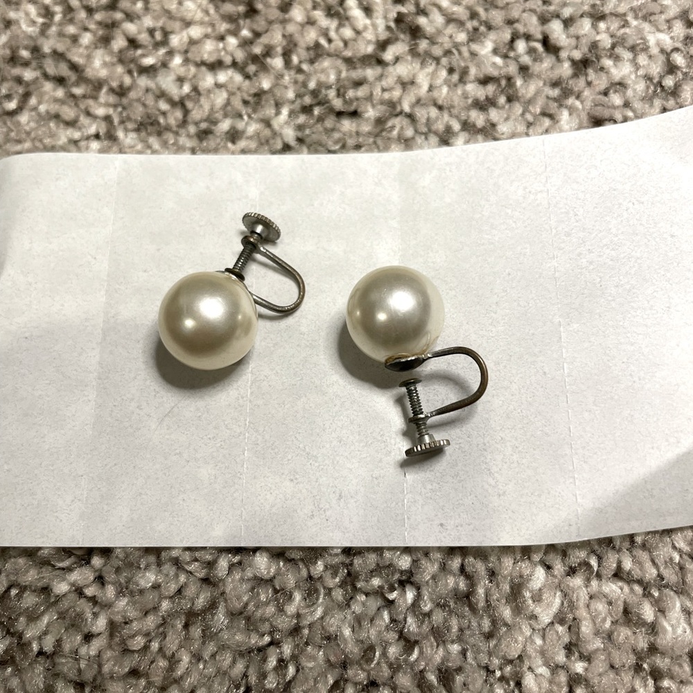 Vintage screw-on pearl earrings